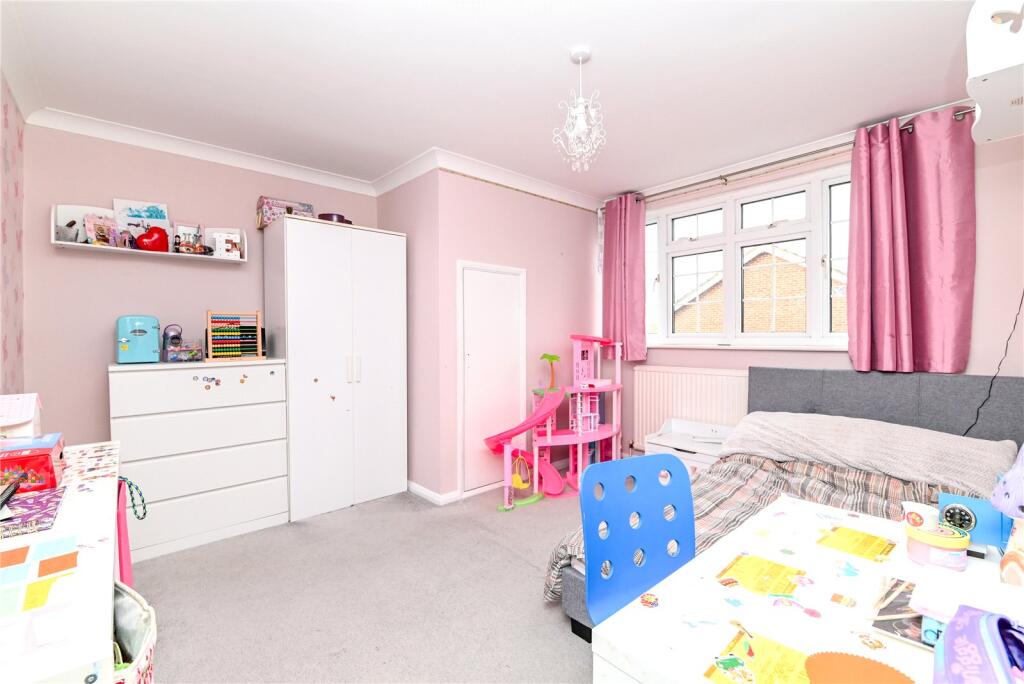 Additional property image - Deerleap Way, New Milton, Hampshire, BH25