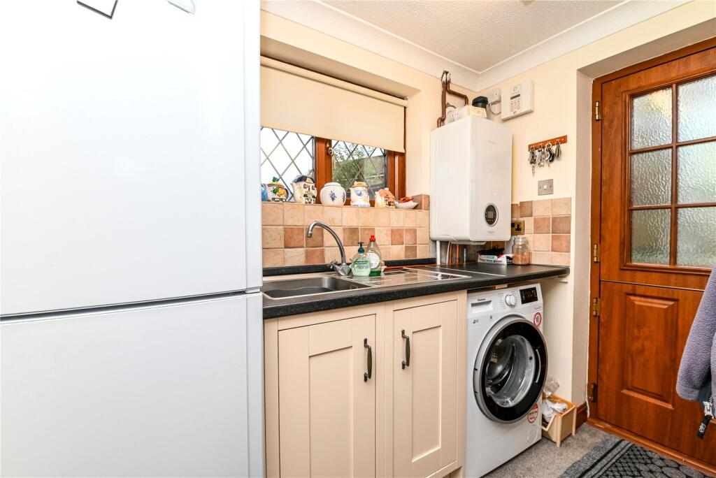 Additional property image - Ashley Lane, New Milton, Hampshire, BH25