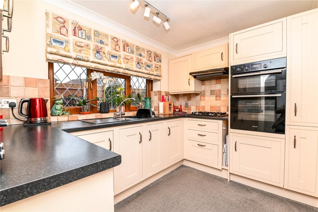 Additional property image - Ashley Lane, New Milton, Hampshire, BH25