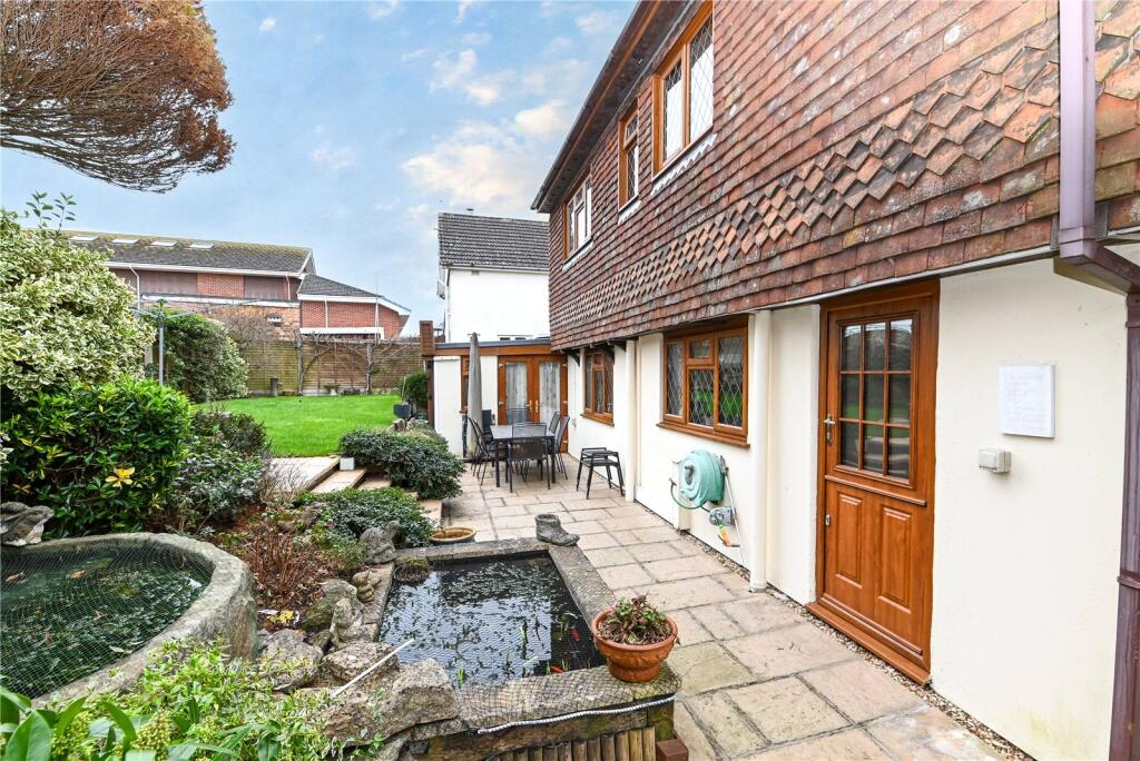 Additional property image - Ashley Lane, New Milton, Hampshire, BH25
