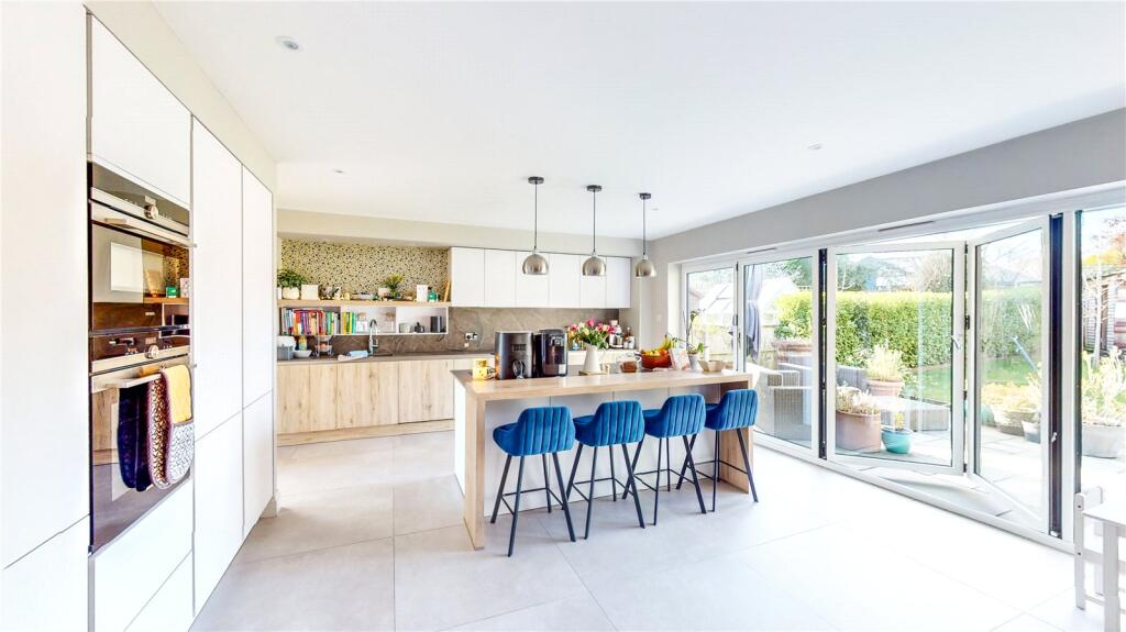 Additional property image - Barrs Wood Road, New Milton, Hampshire, BH25