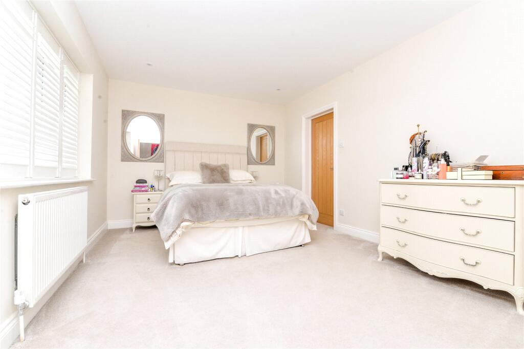 Additional property image - Barrs Wood Road, New Milton, Hampshire, BH25