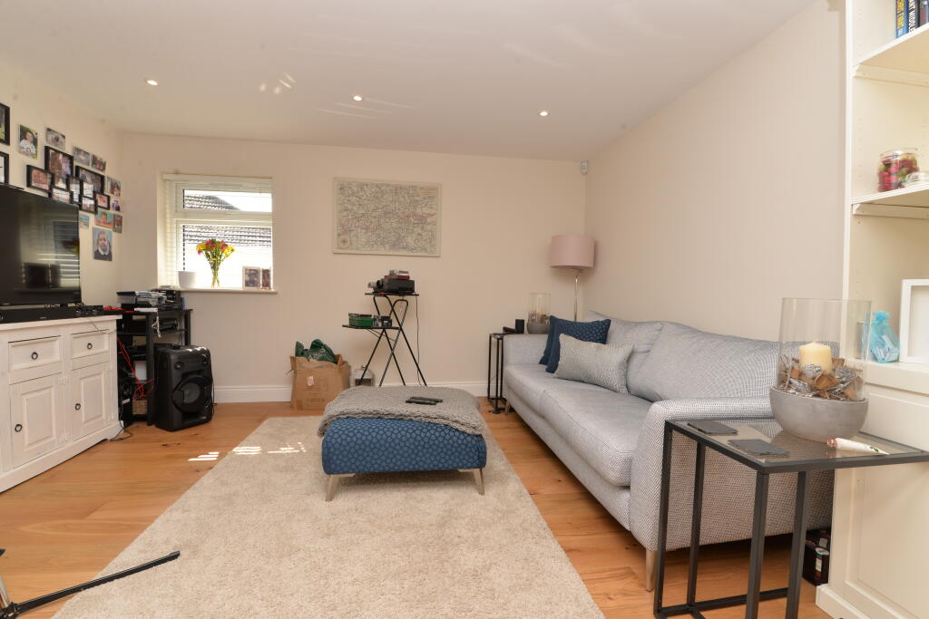 Additional property image - Barrs Wood Road, New Milton, Hampshire, BH25