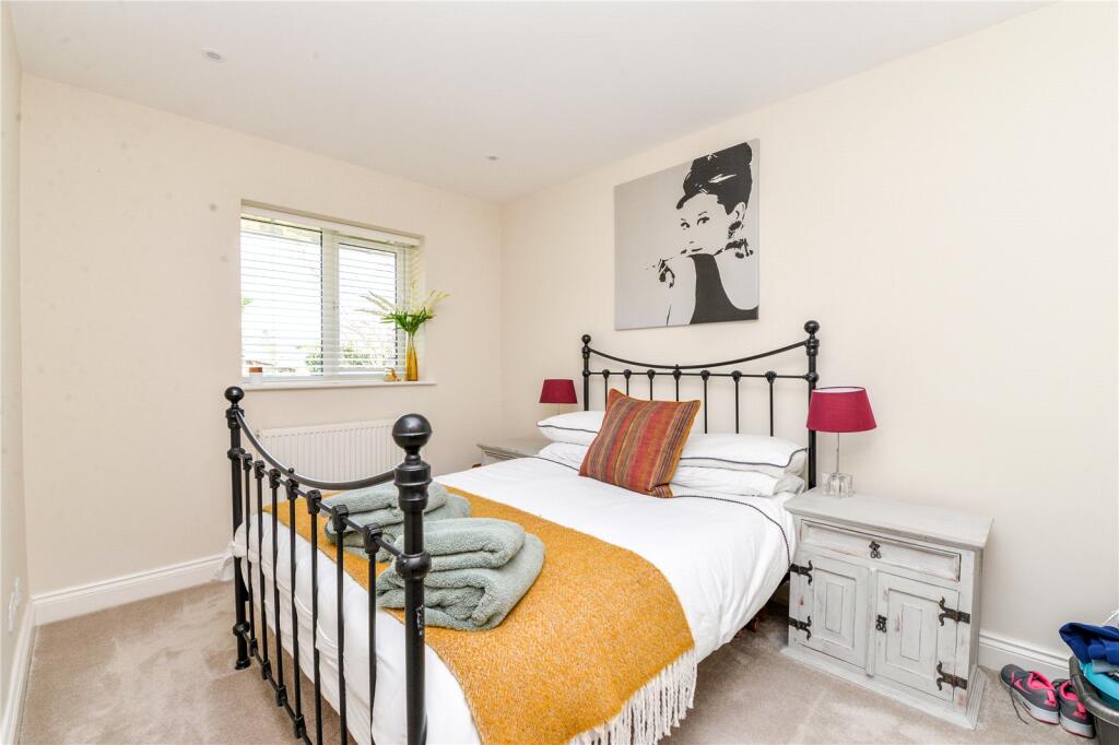 Additional property image - Barrs Wood Road, New Milton, Hampshire, BH25
