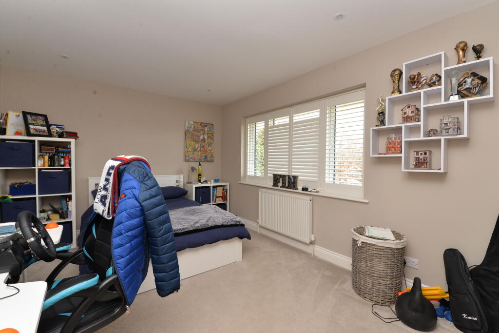 Additional property image - Barrs Wood Road, New Milton, Hampshire, BH25