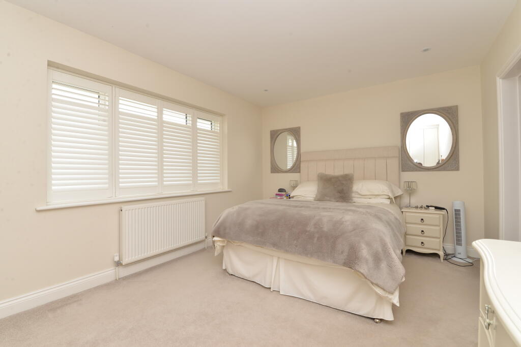 Additional property image - Barrs Wood Road, New Milton, Hampshire, BH25