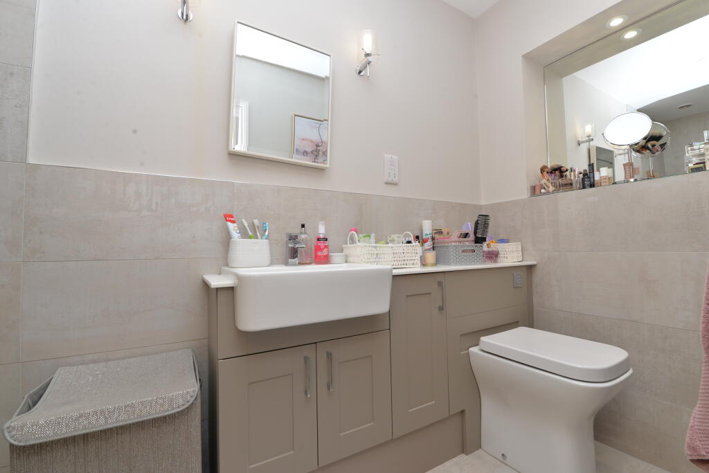 Additional property image - Barrs Wood Road, New Milton, Hampshire, BH25