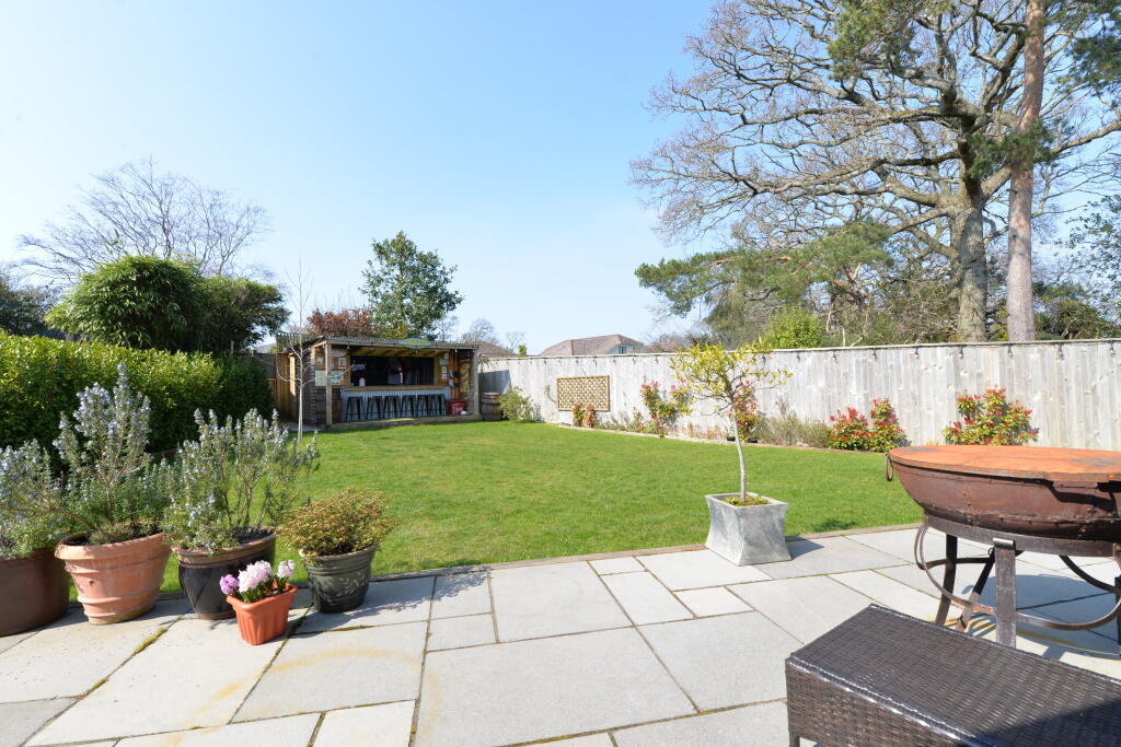 Additional property image - Barrs Wood Road, New Milton, Hampshire, BH25