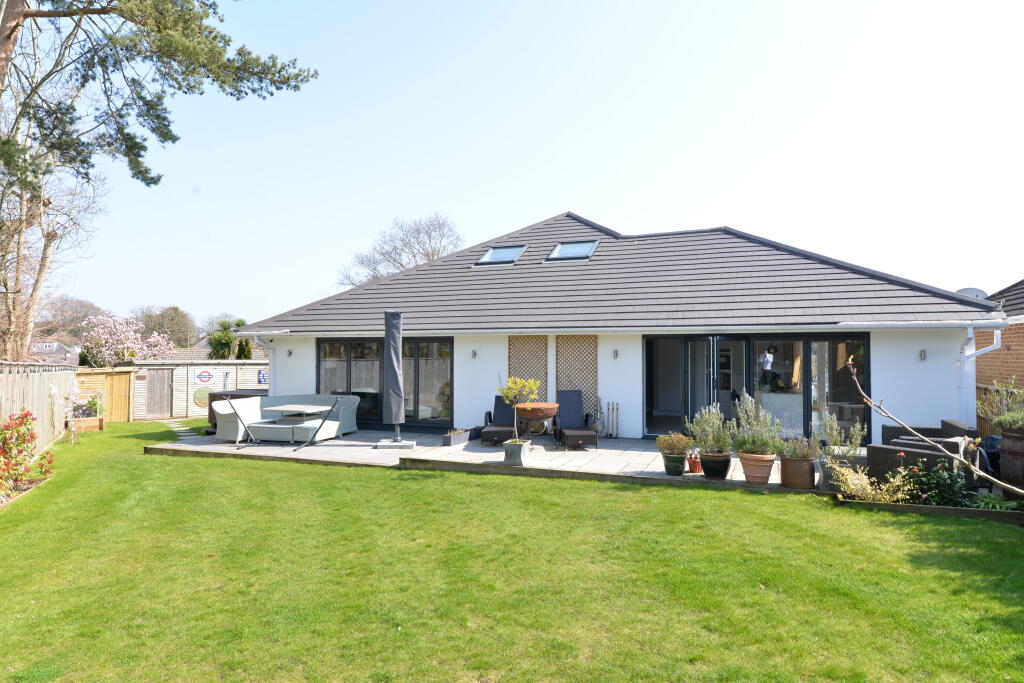 Additional property image - Barrs Wood Road, New Milton, Hampshire, BH25