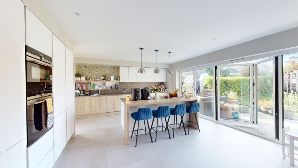Additional property image - Barrs Wood Road, New Milton, Hampshire, BH25