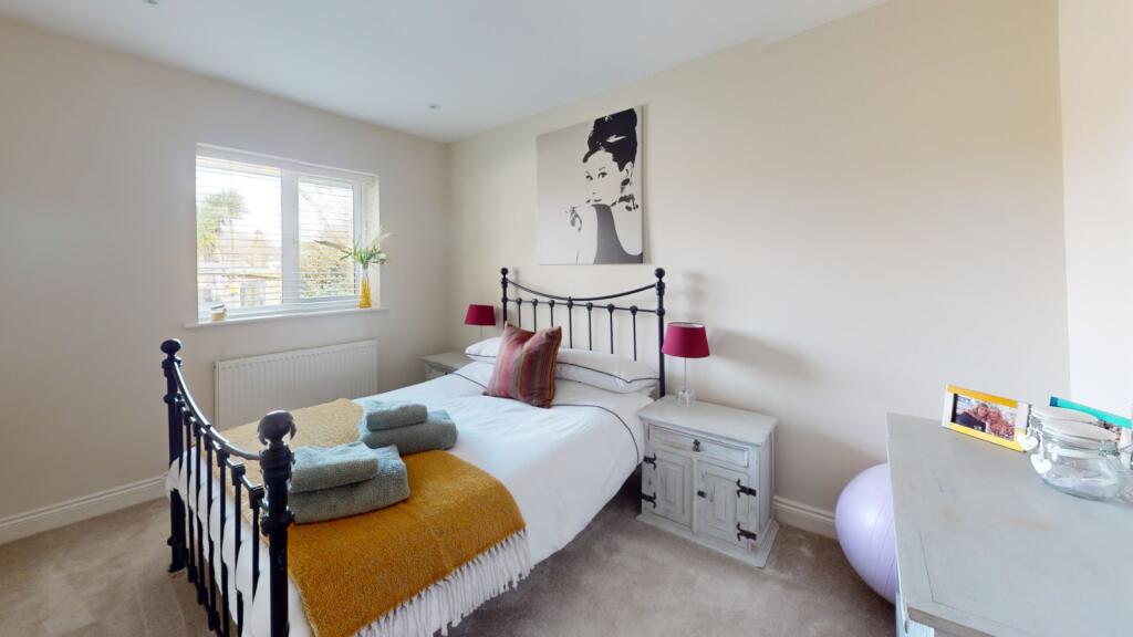 Additional property image - Barrs Wood Road, New Milton, Hampshire, BH25