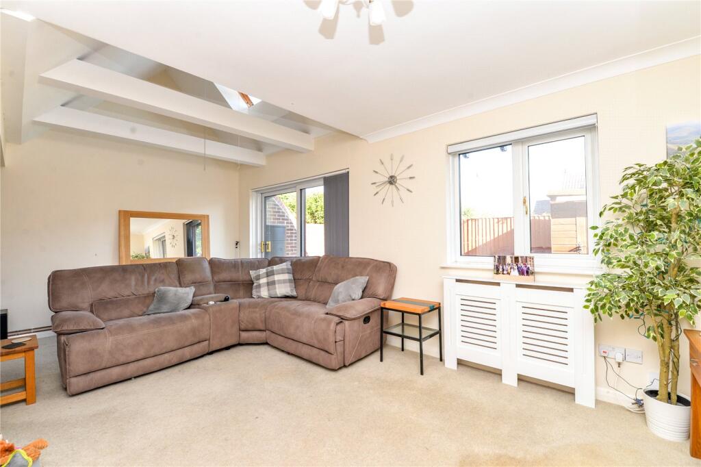 Additional property image - Dudley Place, New Milton, Hampshire, BH25