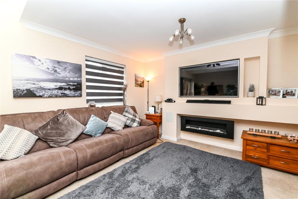 Additional property image - Dudley Place, New Milton, Hampshire, BH25