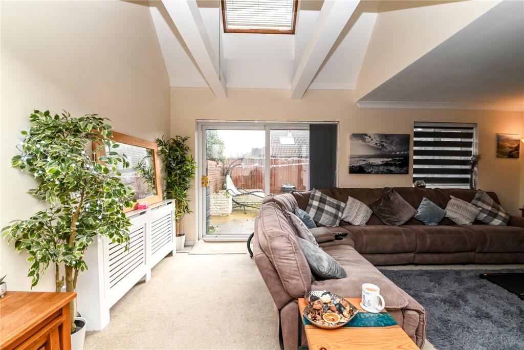 Additional property image - Dudley Place, New Milton, Hampshire, BH25