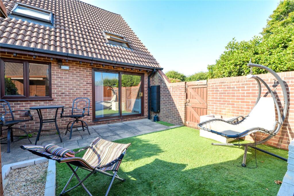 Additional property image - Dudley Place, New Milton, Hampshire, BH25
