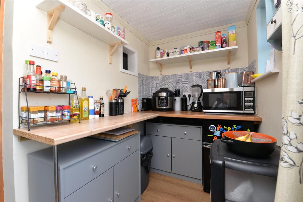 Additional property image - Ashley Road, New Milton, Hampshire, BH25