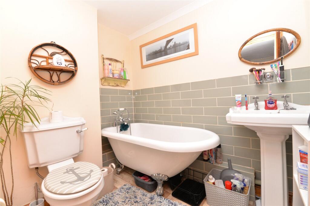 Additional property image - Ashley Road, New Milton, Hampshire, BH25