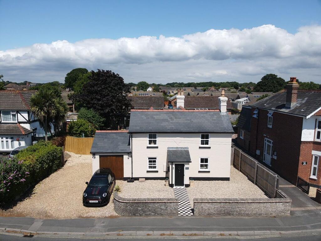 Additional property image - Ashley Road, New Milton, Hampshire, BH25