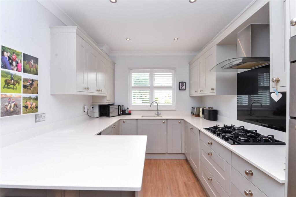 Additional property image - York Avenue, New Milton, Hampshire, BH25