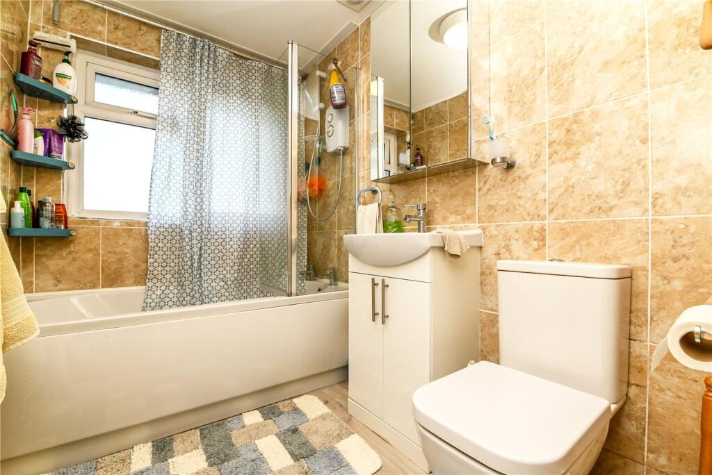 Additional property image - Yew Lane, New Milton, Hampshire, BH25
