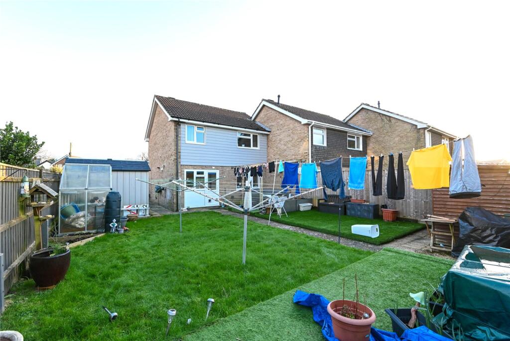 Additional property image - Yew Lane, New Milton, Hampshire, BH25