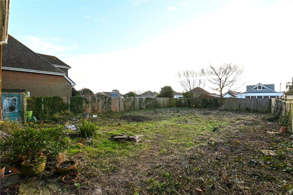 Additional property image - Carlton Avenue, Barton on Sea, New Milton, Hampshire, BH25