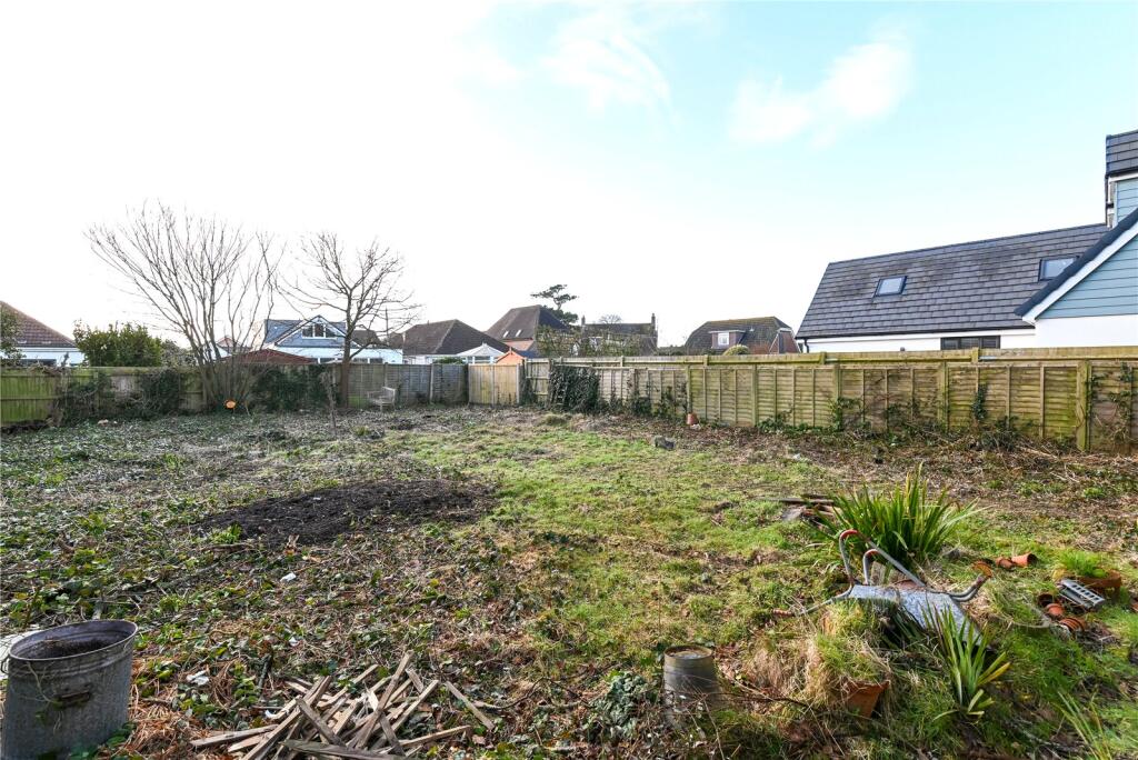 Additional property image - Carlton Avenue, Barton on Sea, New Milton, Hampshire, BH25