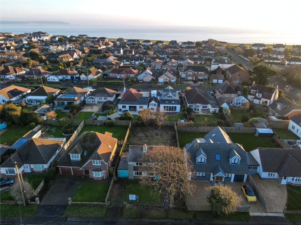 Additional property image - Carlton Avenue, Barton on Sea, New Milton, Hampshire, BH25