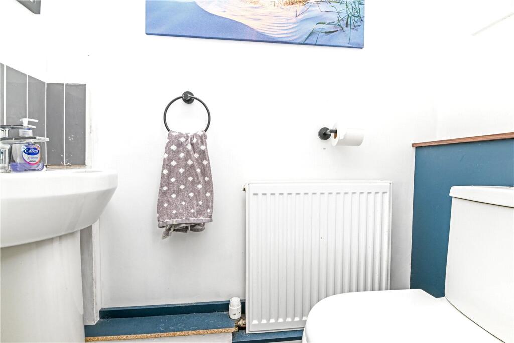 Additional property image - Davis Field, New Milton, Hampshire, BH25