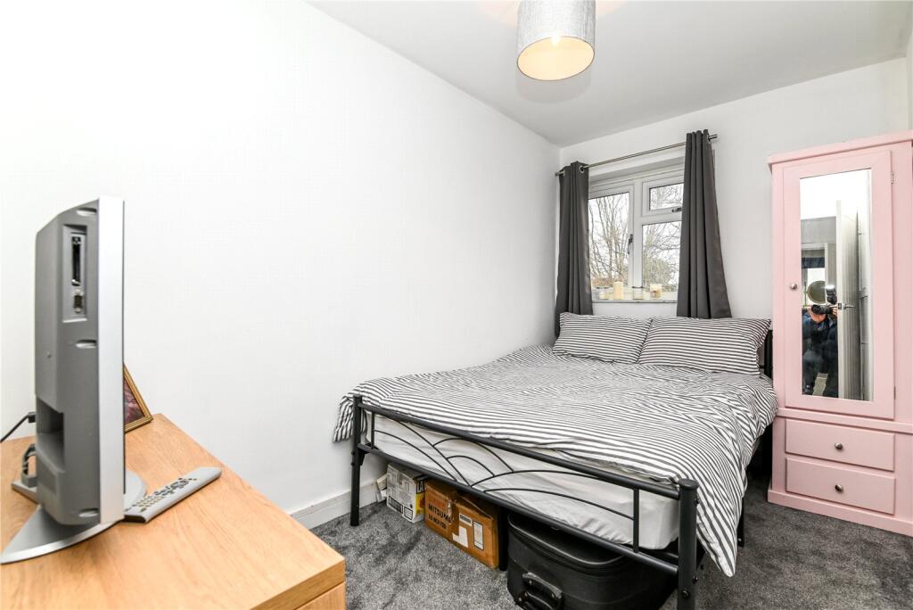 Additional property image - Davis Field, New Milton, Hampshire, BH25