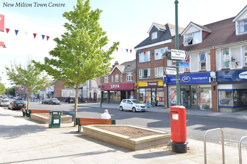 Additional property image - Davis Field, New Milton, Hampshire, BH25