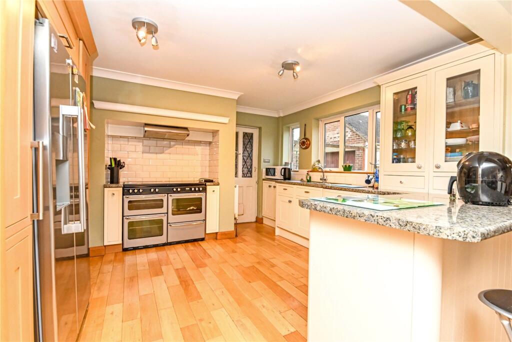 Additional property image - Manor Road, New Milton, Hampshire, BH25