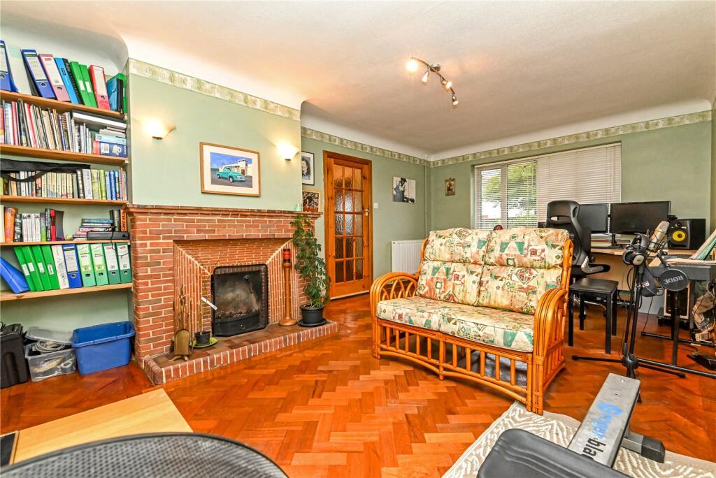 Additional property image - Manor Road, New Milton, Hampshire, BH25