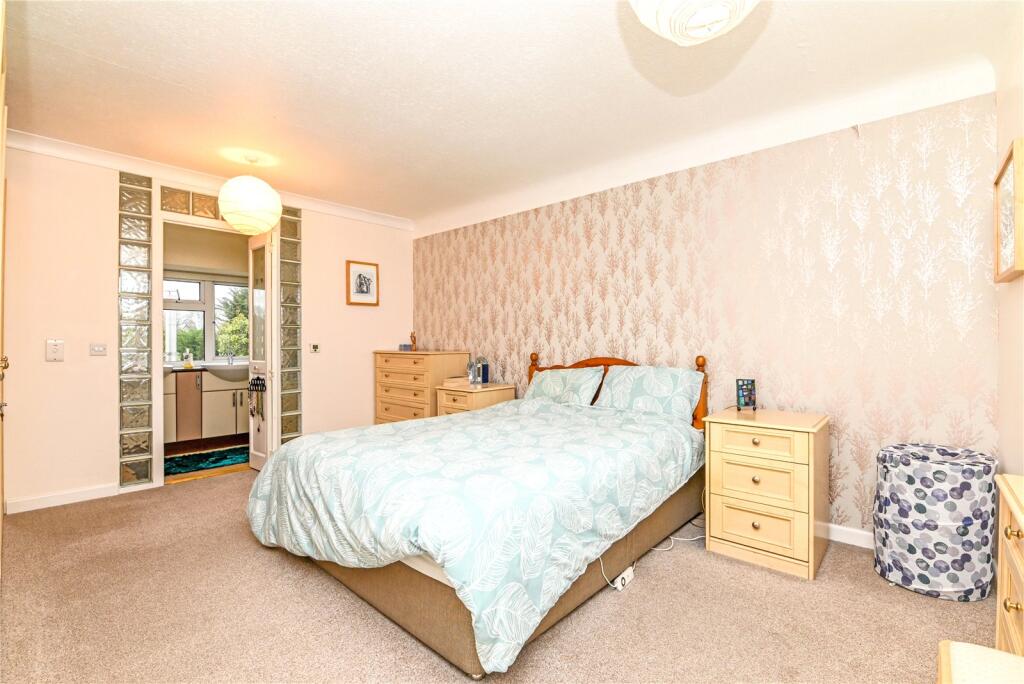 Additional property image - Manor Road, New Milton, Hampshire, BH25