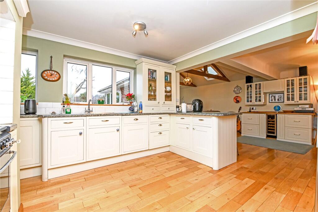 Additional property image - Manor Road, New Milton, Hampshire, BH25
