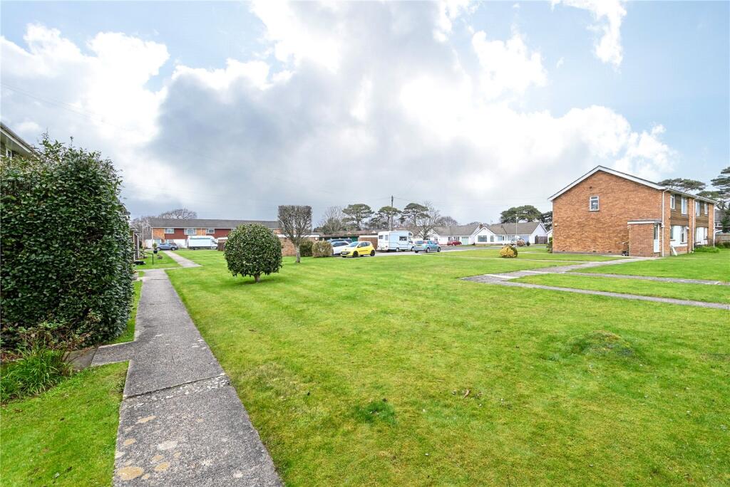 Additional property image - Aspen Place, New Milton, Hampshire, BH25