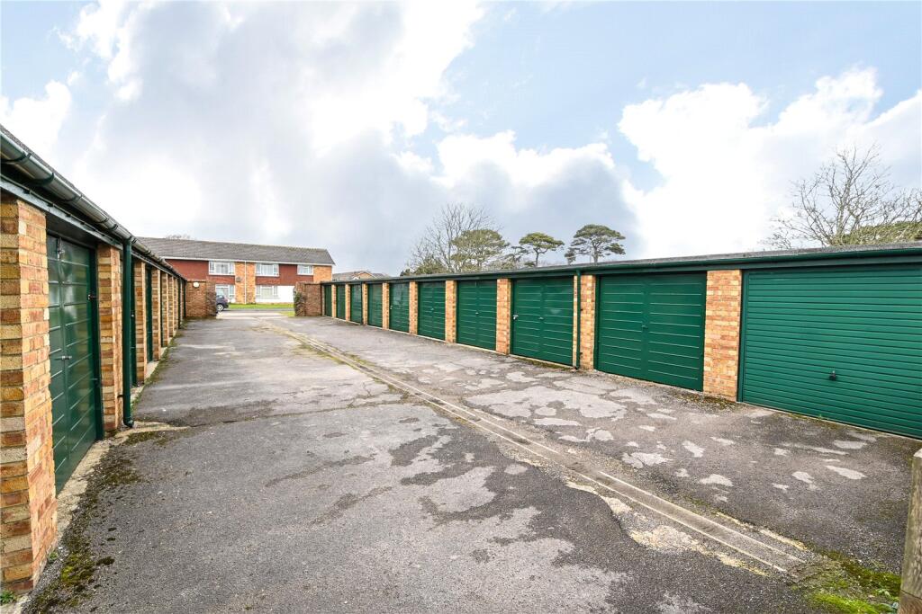 Additional property image - Aspen Place, New Milton, Hampshire, BH25