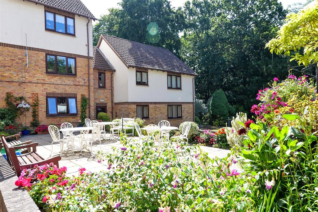 Additional property image - Lakeside Pines, Barrs Avenue, New Milton, Hampshire, BH25
