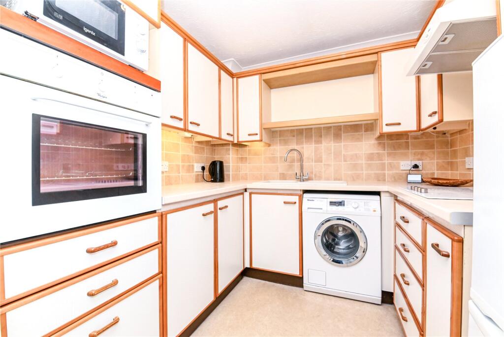 Additional property image - Lakeside Pines, Barrs Avenue, New Milton, Hampshire, BH25