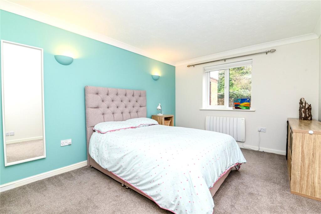 Additional property image - Lakeside Pines, Barrs Avenue, New Milton, Hampshire, BH25