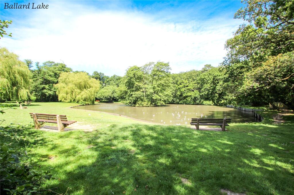 Additional property image - Lakeside Pines, Barrs Avenue, New Milton, Hampshire, BH25