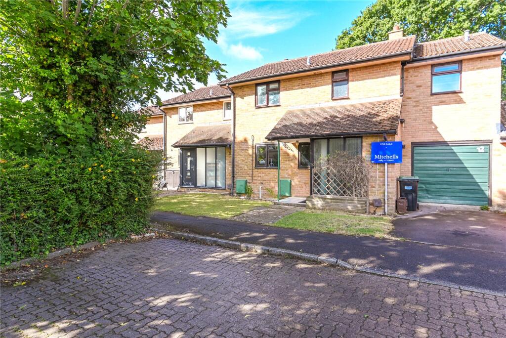 Main image of property: Rothbury Park, New Milton, Hampshire, BH25