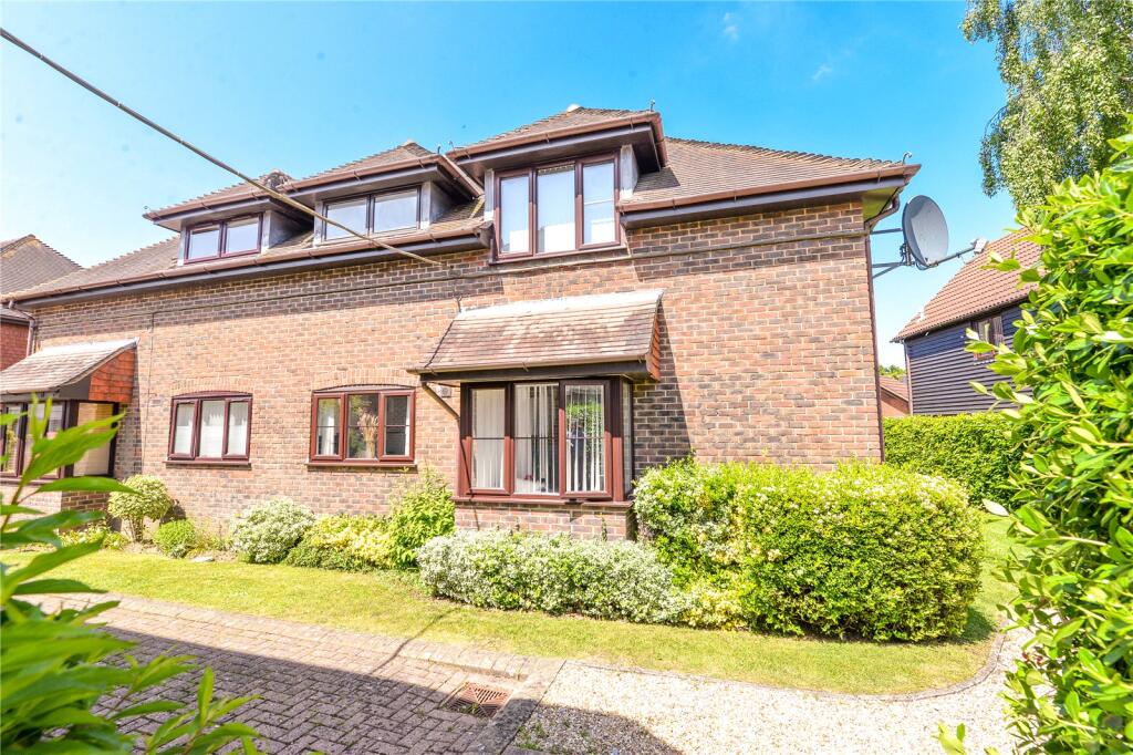 Main image of property: Wellington Court, Fernhill Lane, New Milton, Hampshire, BH25