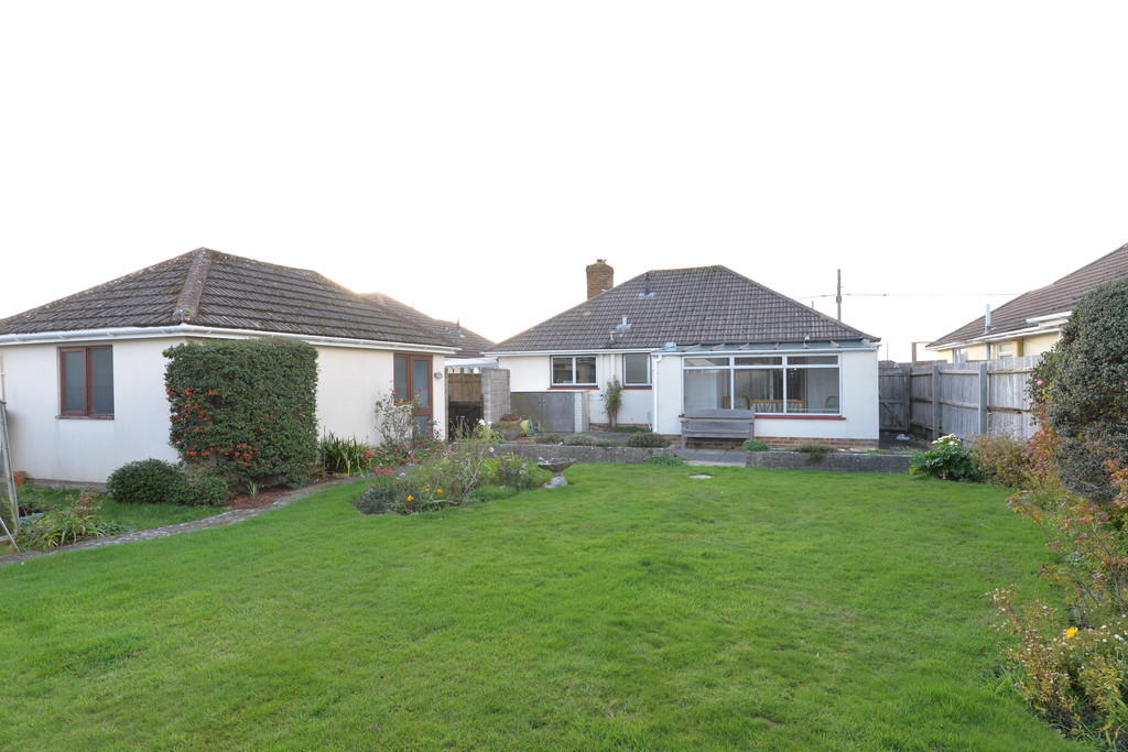 3 bedroom detached bungalow for sale in Keysworth Ave, Barton On Sea
