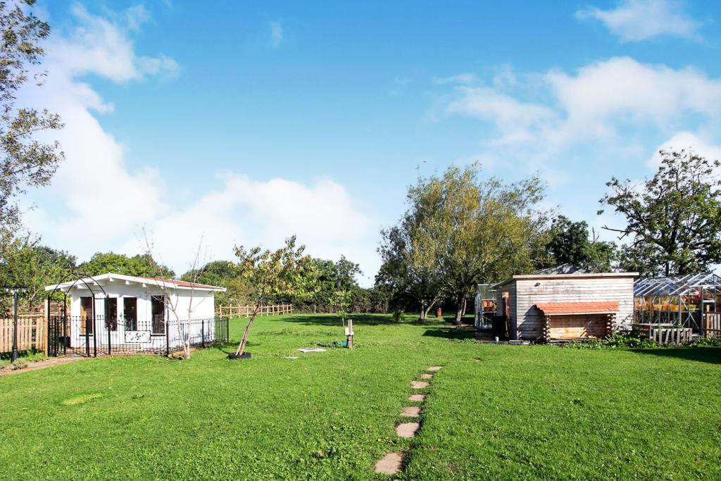 7 bedroom detached bungalow for sale in Bridgehill Road, Newborough