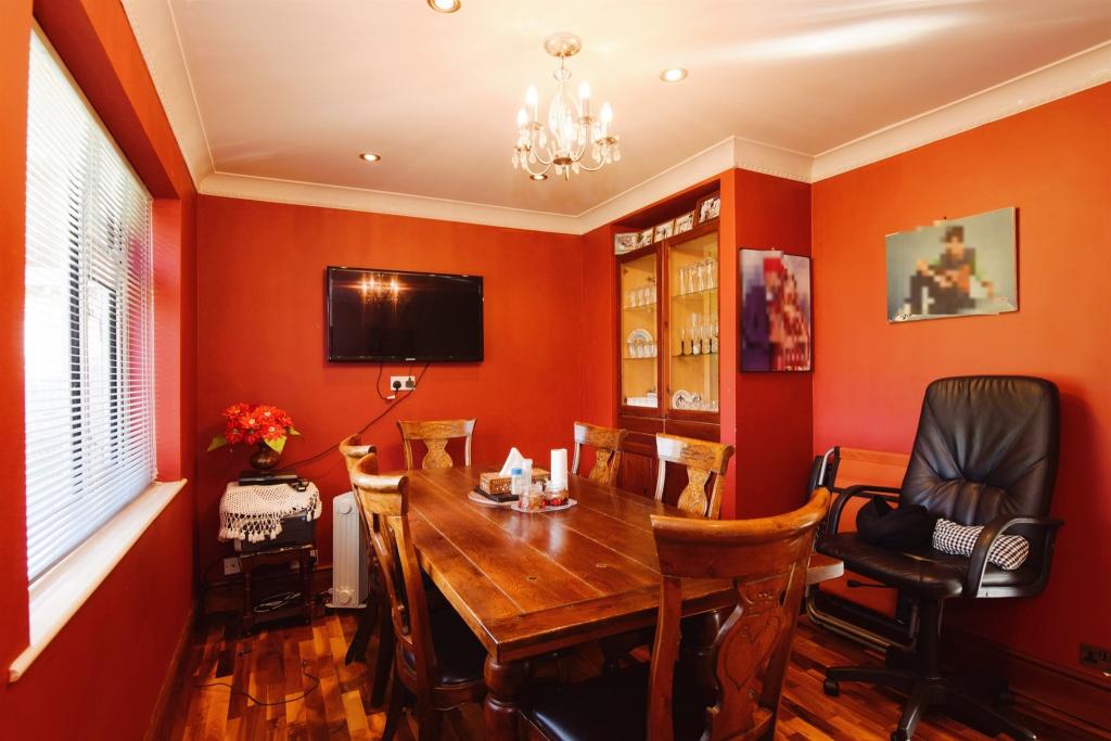 3 bedroom detached house for sale in Folksworth Road, Norman Cross, Peterborough, PE7