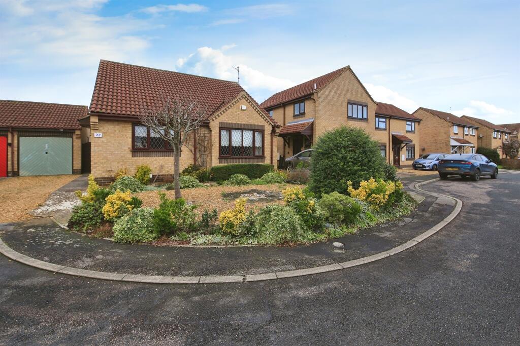 2 bedroom detached bungalow for sale in Field Rise, Yaxley, Peterborough, PE7