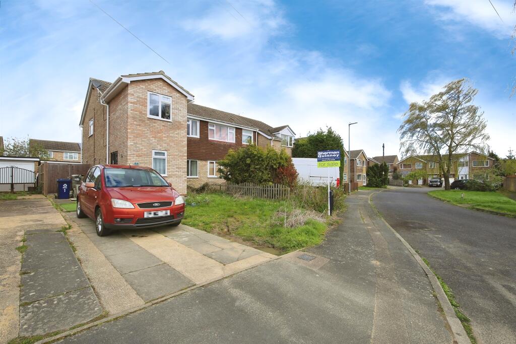 3 bedroom semidetached house for sale in Bell Close, Stilton
