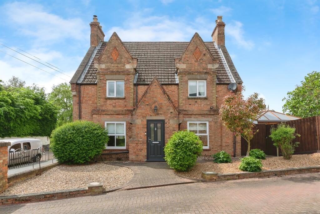 3 bedroom detached house for sale in Main Street, Yaxley, Peterborough, PE7