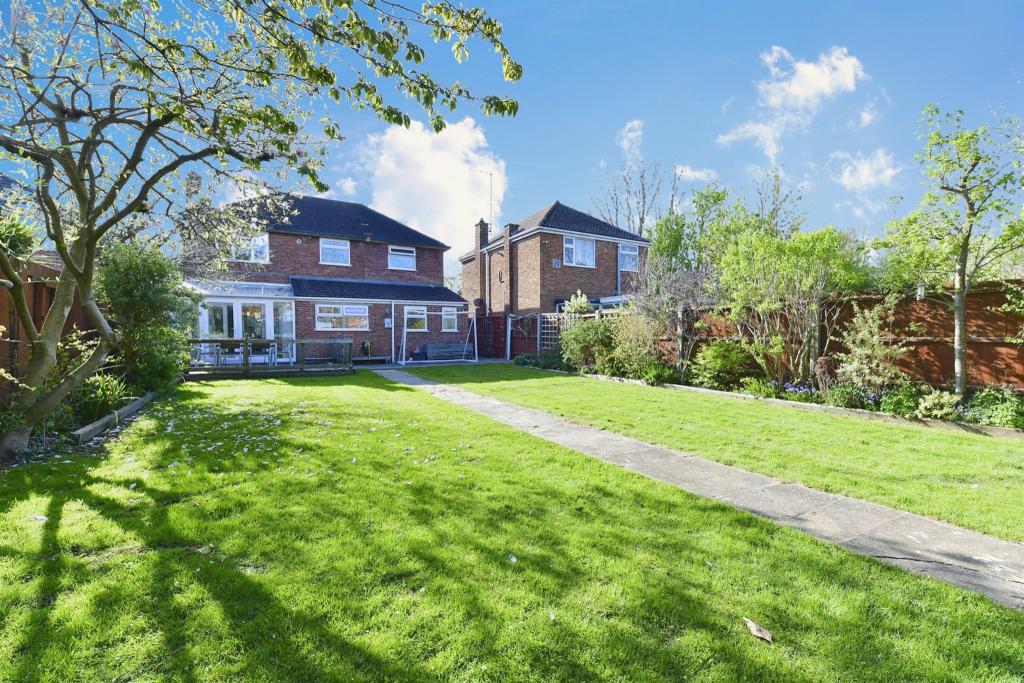 4 bedroom detached house for sale in London Road, Yaxley, Peterborough, PE7